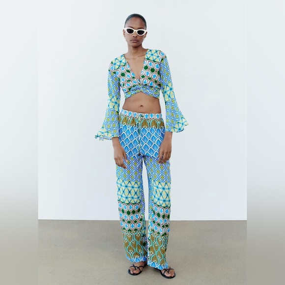 ZARA 🔥2 PIECE SET 🔥 BLOGGERS’ FAVORITE PRINT TOP WITH KNOT & WIDE LEG PANTS - Picture 12 of 16